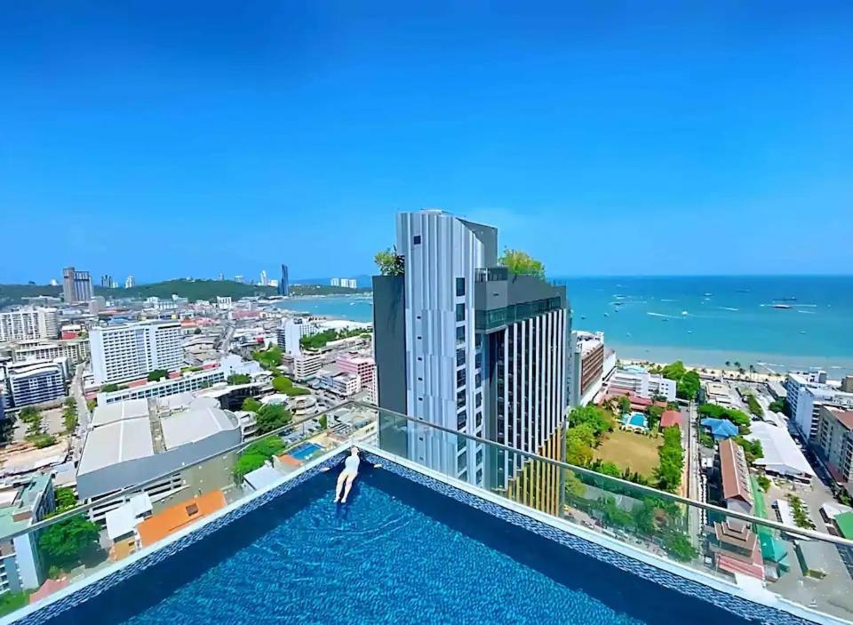 Amazing Infinity Pool Condo Next To The Beach Патая Екстериор снимка